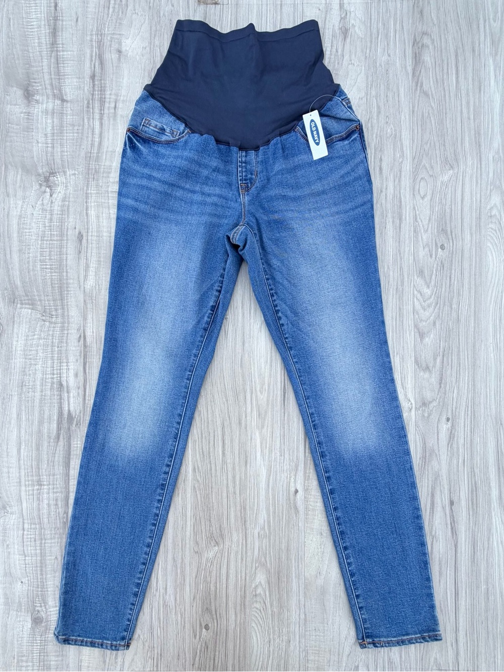 Old Navy maternity skinny jeans